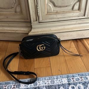 ===SOLD===GUCCI Marmont Camera Bag Medium